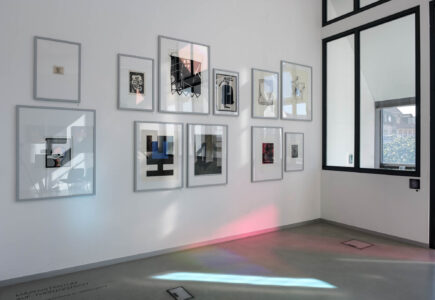 Die Sammlung Lichtenstein umfaßt mittlerweile mehr als 8000 Werke. Welche Exponate sucht man aus solcher Kunstflut aus? Ulrike Lorenz, Präsidentin der Klassik Stiftung Weimar, hat ein kleine, aber feine Auswahl an Kunstwerken getroffen. 12 aus 8000. Foto: Wolfgang Grau MÄZENATENTUM AUF THÜRINGISCH
