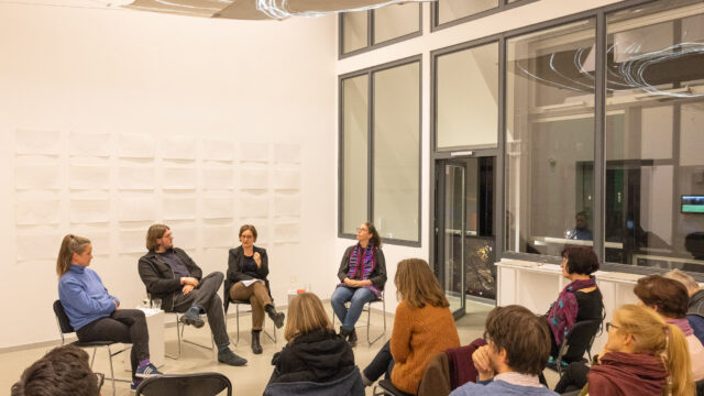 ArtistTalk, 3.11.2023, mit (v.l.n.r.): Juliane Schmidt, Philipp Valenta, Conny Dietrich (Moderation) und Franziska Harnisch