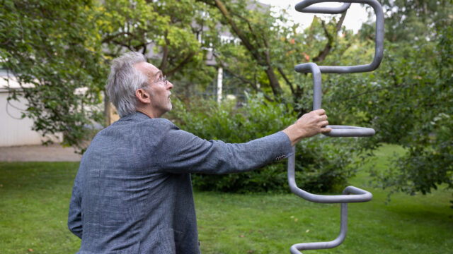 Vernissage Skulpturen im Botanischen Garten 2023: Martin Willing – windbewegt, 28.07.2023