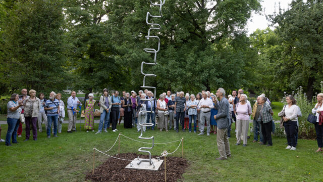 Vernissage Skulpturen im Botanischen Garten 2023: Martin Willing – windbewegt, 28.07.2023