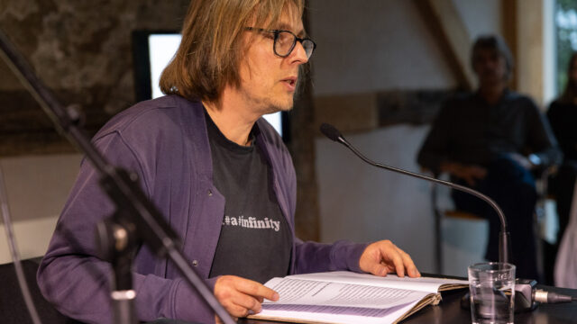 Der Schriftsteller Stefan Petermann liest aus dem Text "Mische", Foto: © Wolfgang Grau / JKV